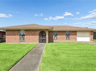 1104 Candlelight Ct, Marrero, LA 70072