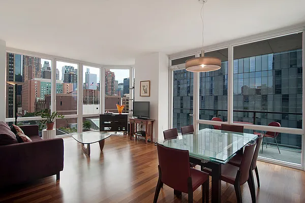 Rented by CORE | media 2