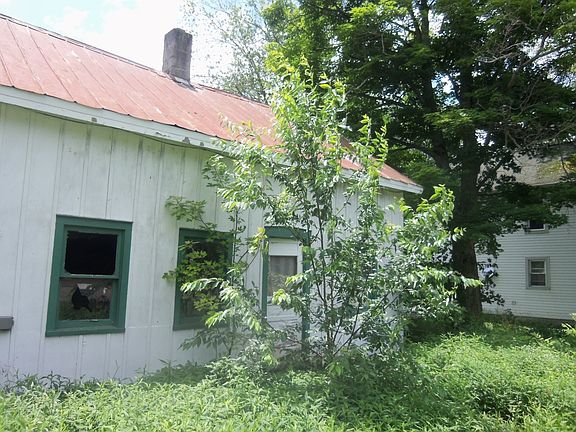 3rd image of 575 Southside Ave