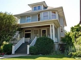 835 S Elmwood Ave, Oak Park, IL 60304