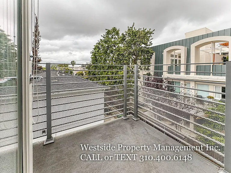 1823 N Van Ness Ave — Photo 29