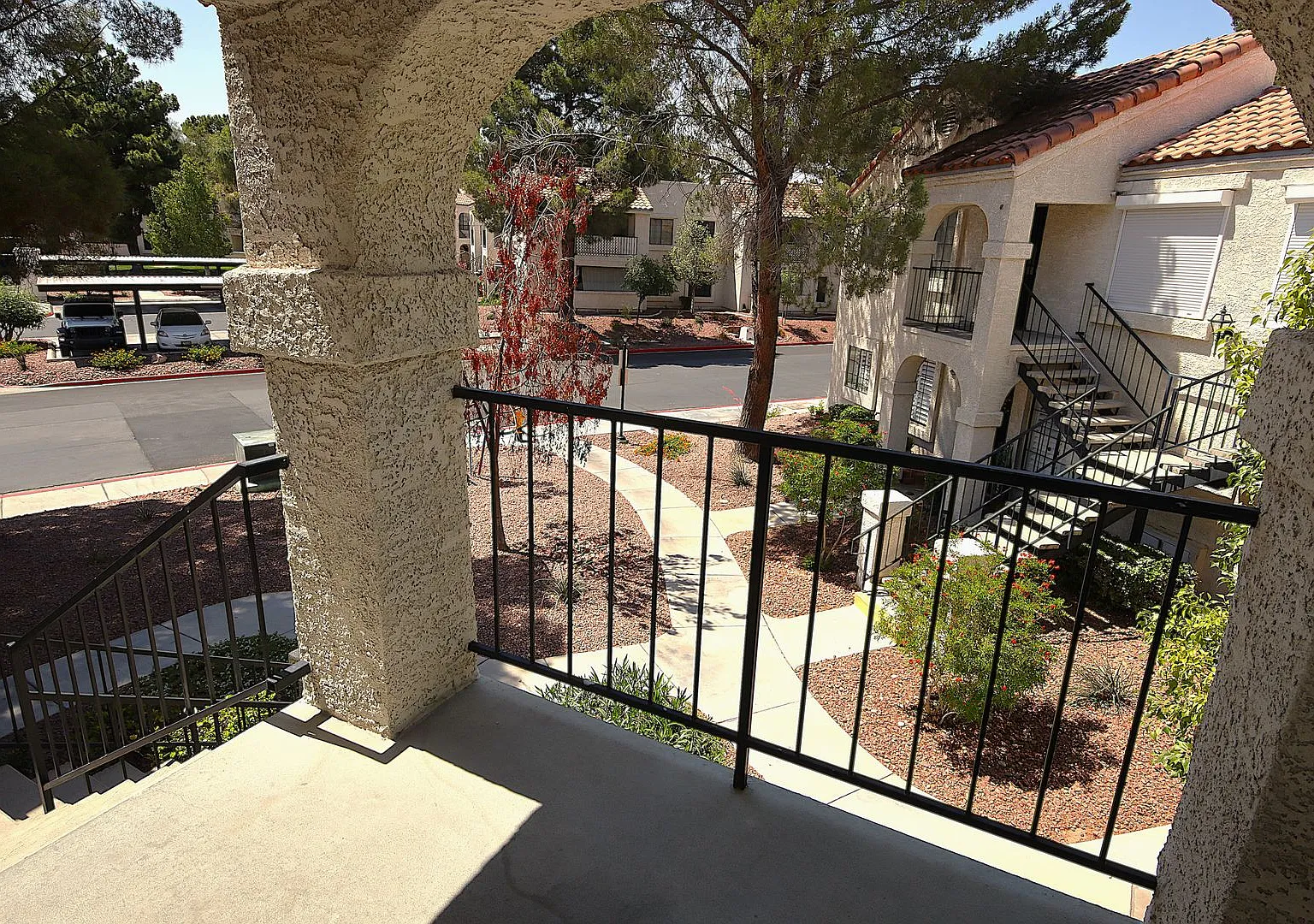 Southwest - Las Casitas Condo - 2nd Floor Unit — Photo 4