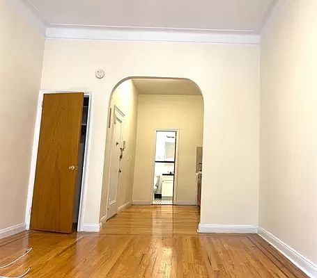 3rd image of 306 E 78th St APT 2C