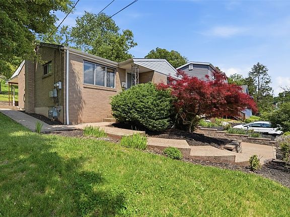 2nd image of 212 Davis Ave