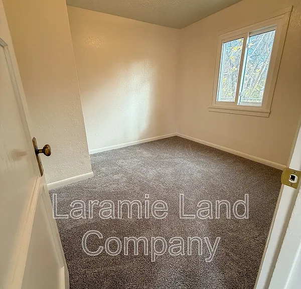 857 N 4th St #10 — Photo 5
