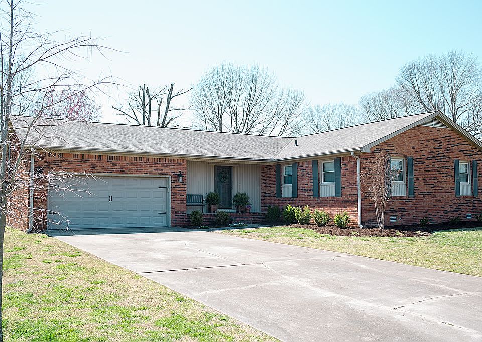 1st image of 1707 Holiday Dr