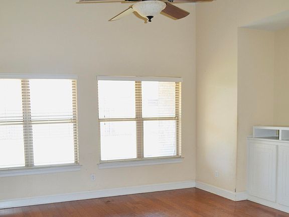 5th image of 1899 Krista Lynn Ln