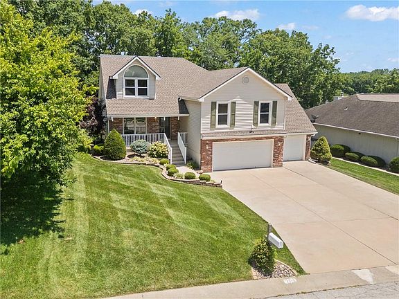 5th image of 3329 S Gateway Dr