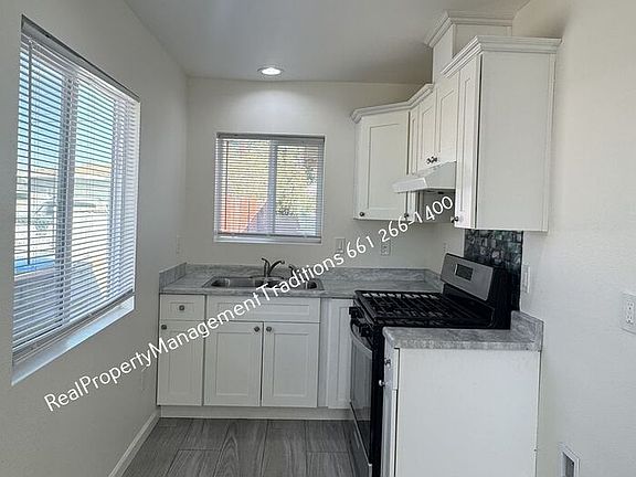 4th image of 44138 Fern Ave