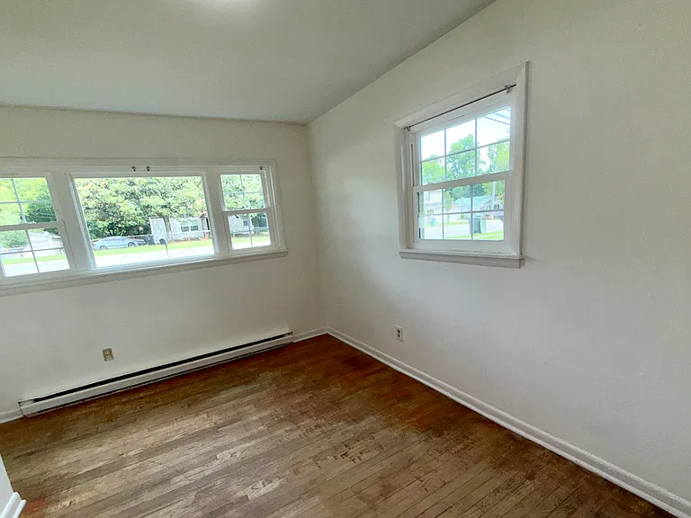 1871 Merritt Dr — Photo 14