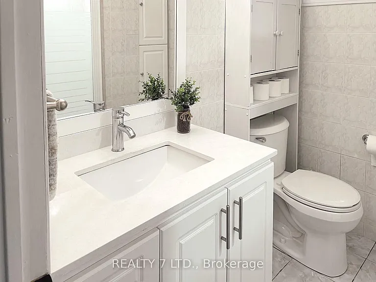551 Hayward Cres #MAIN — Photo 21