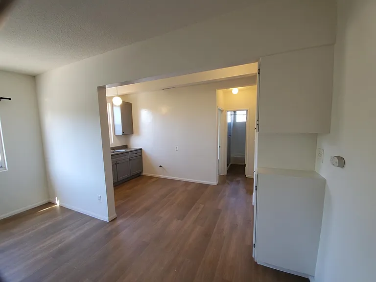 2535 S Redondo Blvd #8 — Photo 6