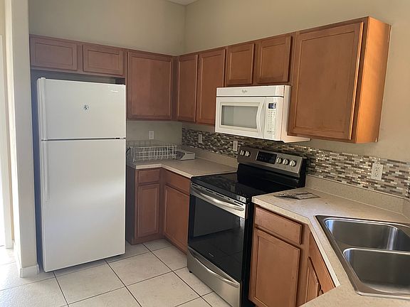 2nd image of 4130 Winding Vine Dr