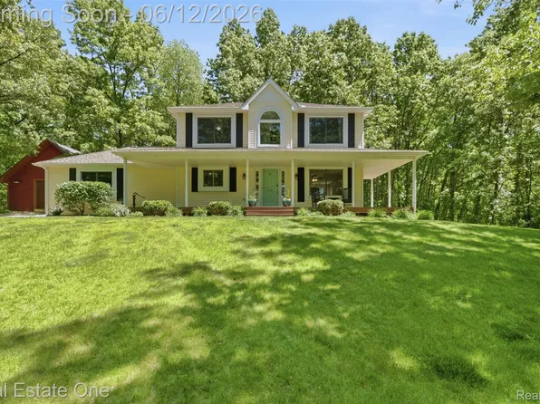 3559 Perry Lake Rd, Ortonville, MI 48462