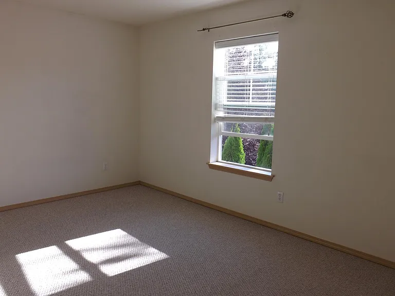 Bedroom(s)