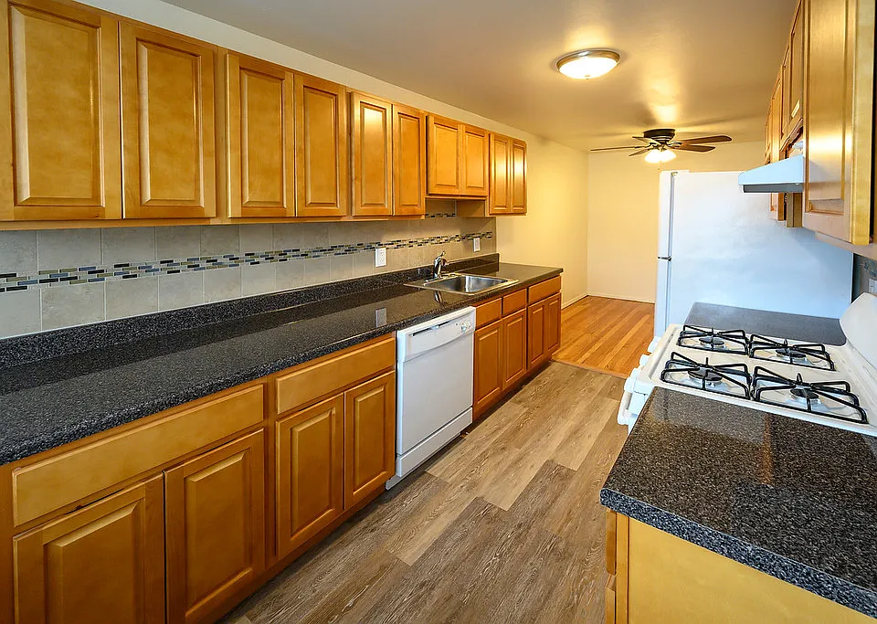 Rutgers Court Apartments