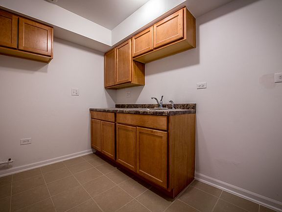 5th image of 10933 S Vernon Ave #4494