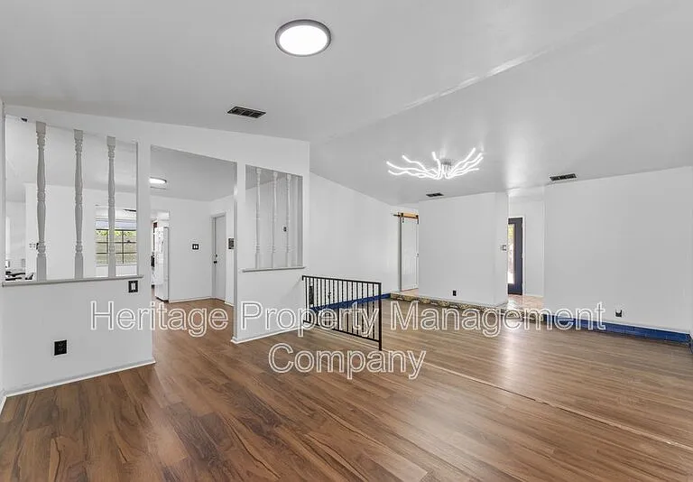 2526 Town Briar St — Photo 10
