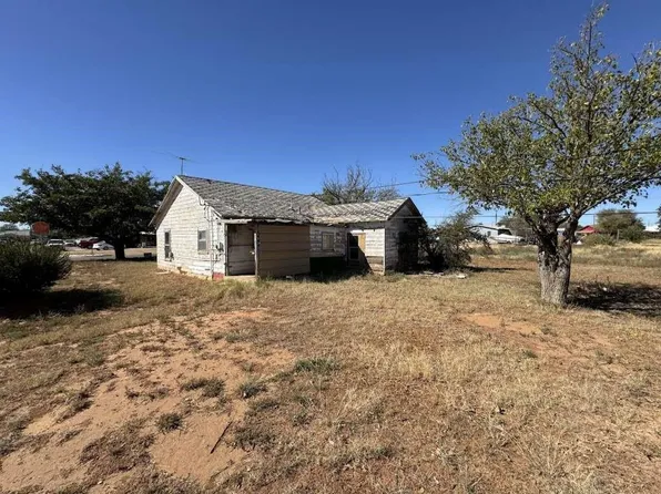 650 S 6th St, Slaton, TX 79364
