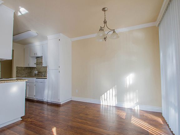 3rd image of 307 Tradewinds Dr APT 2