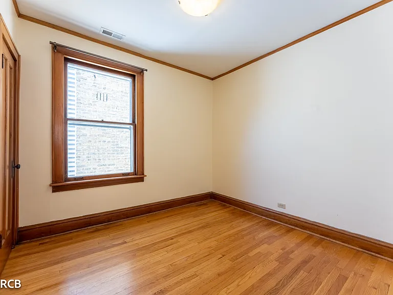 5325 W Montrose Ave #2 — Photo 13