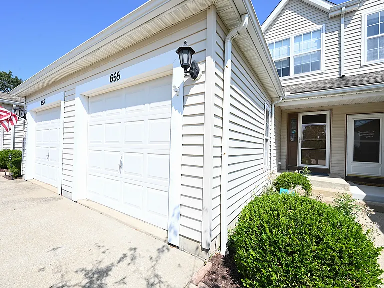 655 Almas Ct — Photo 39