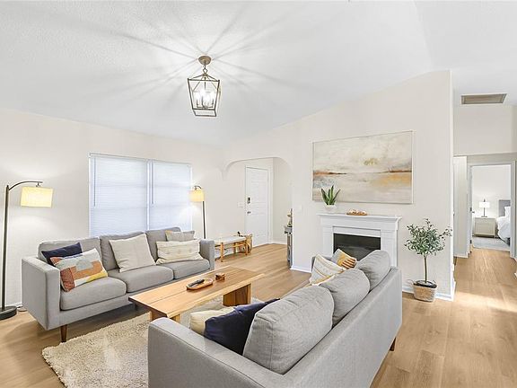 5th image of 3207 VALENCIA ROAD