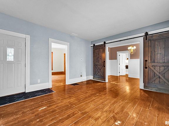 2nd image of 203 S Elm St