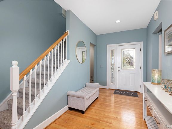 5th image of 30134 Jefferson Ave