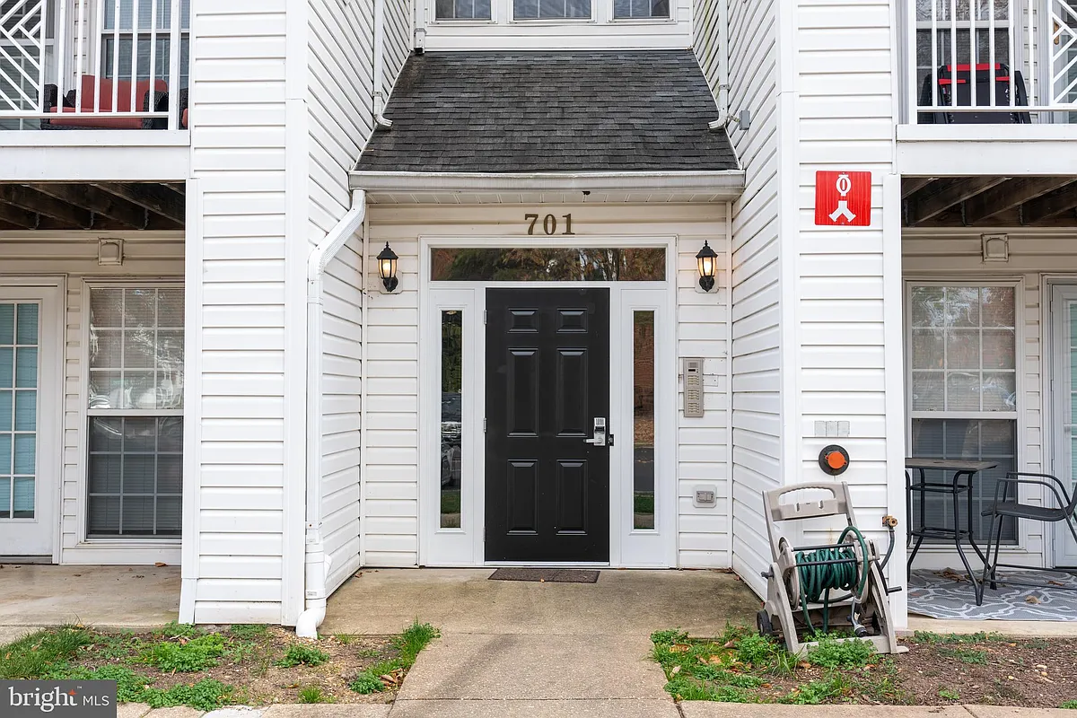 Building Photo - 701 Harvest Run Dr #101