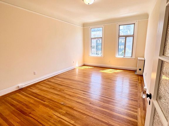 5th image of 2645 Van Ness Ave #6