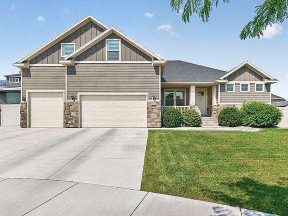 3rd image of 2673 S Ivy Cir