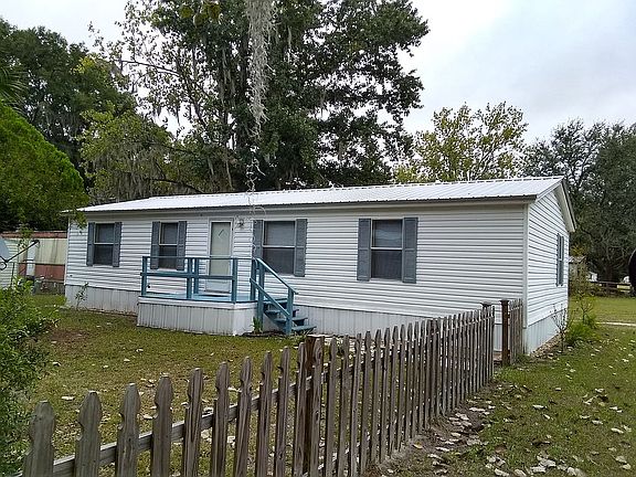 2nd image of 129 SE Wendell Ter