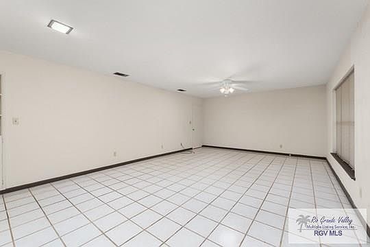 3rd image of 564 Calle Retama