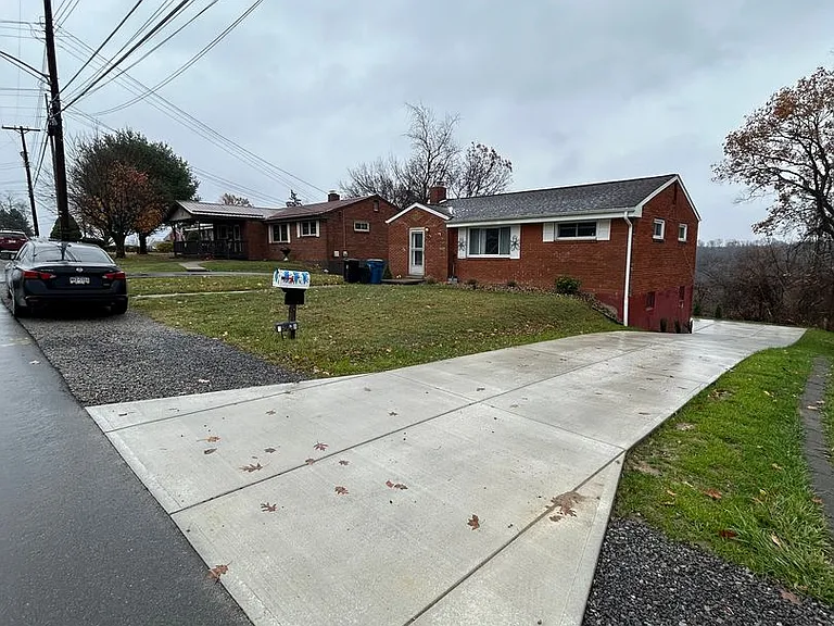 506 Crescent Boulevard Ext — Photo 4