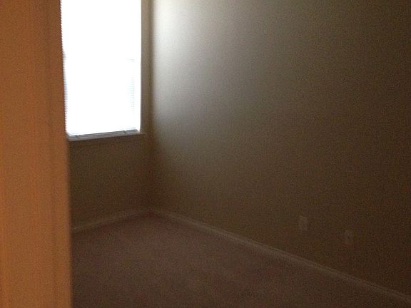 4th image of 3929 Overlake Dr