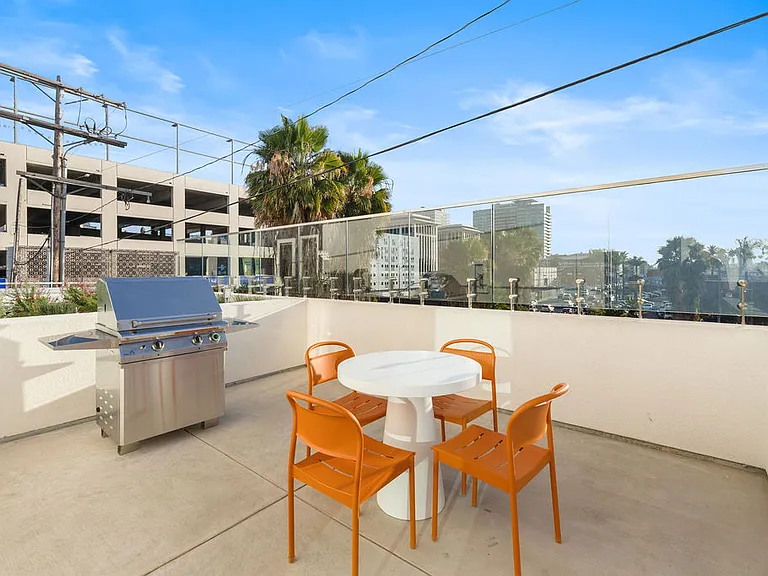 Maru Apartments — Photo 8