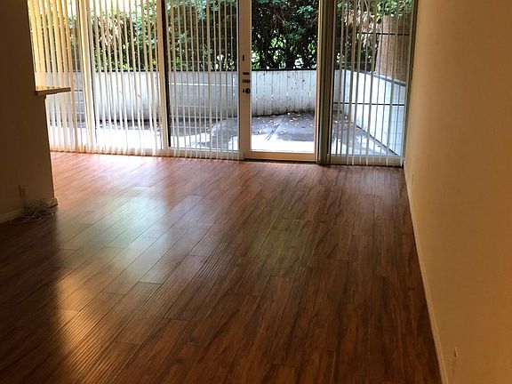 4th image of 1633 Amberwood Dr APT 28