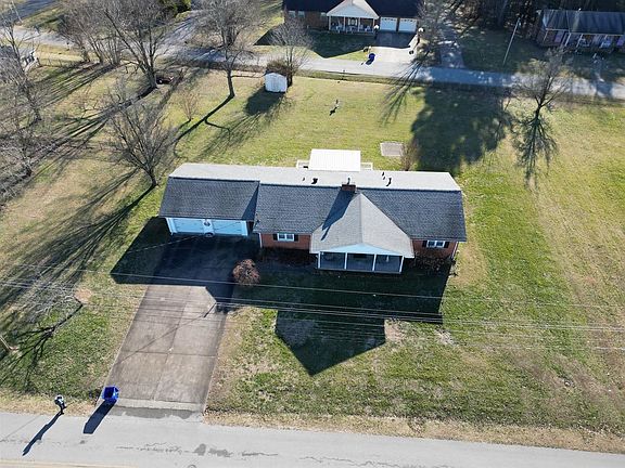 4th image of 320 Sequoia Dr