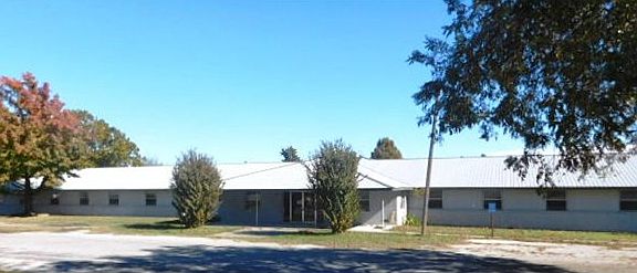 3rd image of 131 N Cottonwood Ln