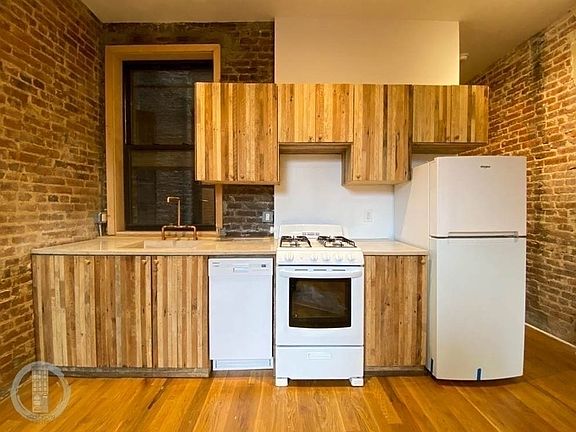 3rd image of 62 New York Ave #1F