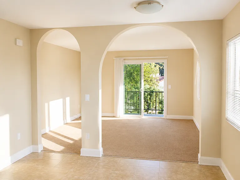 951 W Summerland Ave — Photo 2