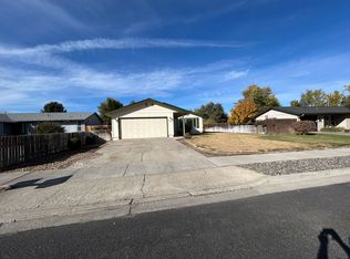 2317 SW 30th St, Redmond, OR 97756