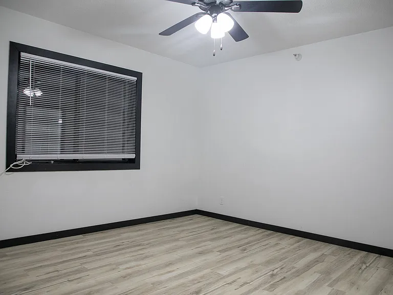 Langston Apartments - Bricktown — Photo 10