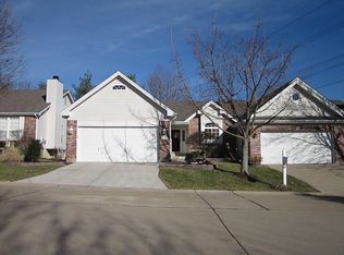 13102 Walden Woods Ct, Saint Louis, MO 63146