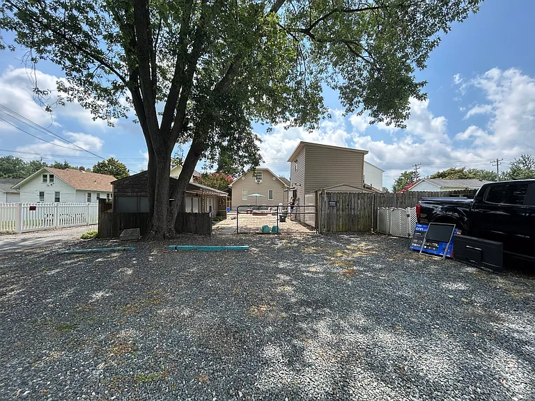 148 Post Rd — Photo 30