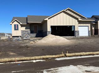 8576 E Cherrywood Ct, Wichita, KS 67226