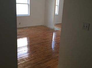 2413 W Juneau Ave, Milwaukee, WI 53233