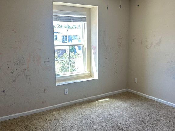 5th image of 9711 SKYDIVE Court