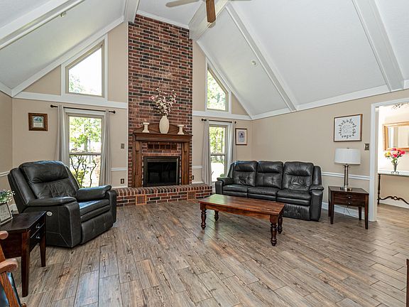 5th image of 133 Allen Dr